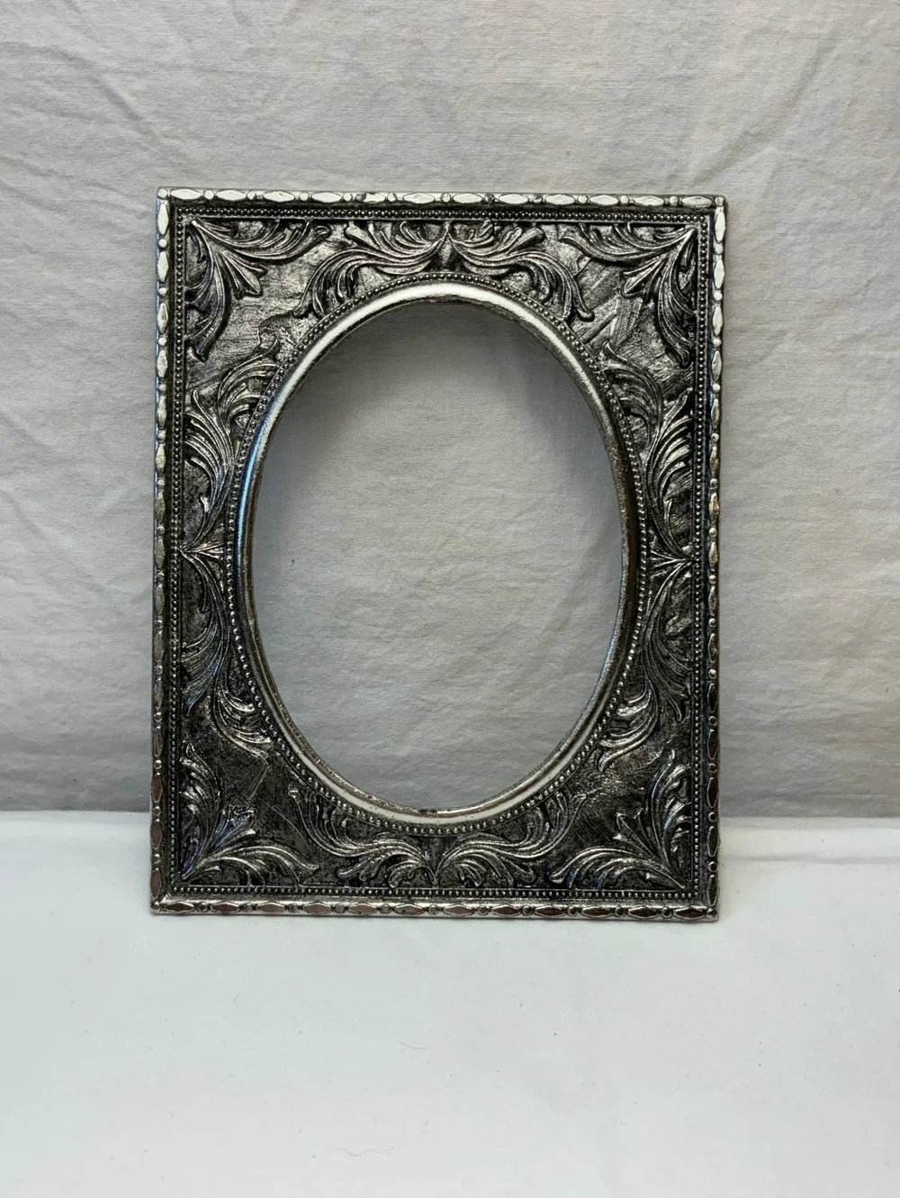 Vintage Art Nouveau Style Heavy Silver-Tone Metal Picture Frame 6” x 4”